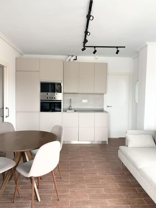 코밀라스 Atico Con Esplendida Terraza 아파트 외부 사진